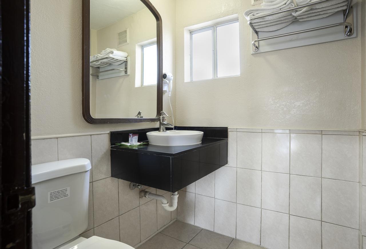 Value Inn Hollywood ลอสแอนเจลิส ภายนอก รูปภาพ